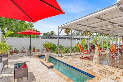 Casa en venta en Tampa, Florida, 5 dormitorios, 211.26 m2 № 2299814 - foto 26
