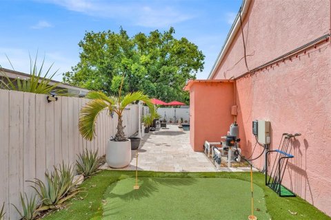 Casa en venta en Tampa, Florida, 5 dormitorios, 211.26 m2 № 2299814 - foto 27