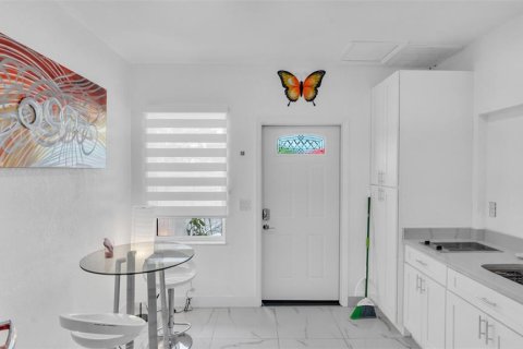 Casa en venta en Tampa, Florida, 5 dormitorios, 211.26 m2 № 2299814 - foto 15
