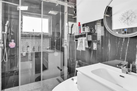 Casa en venta en Tampa, Florida, 5 dormitorios, 211.26 m2 № 2299814 - foto 19