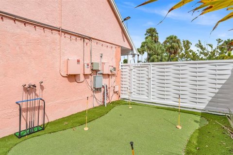 Casa en venta en Tampa, Florida, 5 dormitorios, 211.26 m2 № 2299814 - foto 28