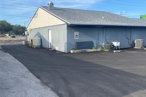 Commercial property in Port Richey, Florida 443.7 sq.m. № 2115444 - photo 6