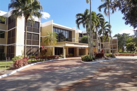 Кондоминиум с 2 спальнями в Уэстон, Флорида № 1972530