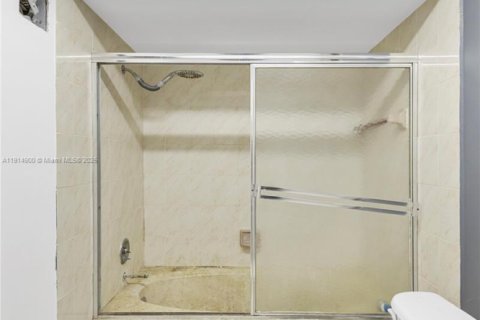 Купить кондоминиум в Уэстон, Флорида 2 спальни, 114.73м2, № 1972530 - фото 22