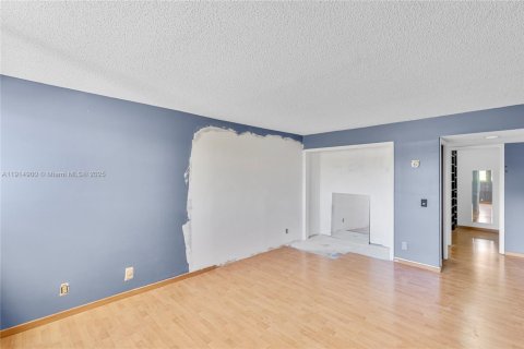 Купить кондоминиум в Уэстон, Флорида 2 спальни, 114.73м2, № 1972530 - фото 19