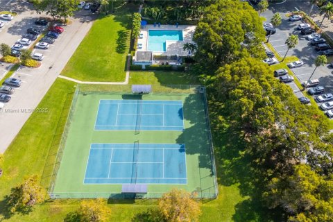 Купить кондоминиум в Уэстон, Флорида 2 спальни, 114.73м2, № 1972530 - фото 28