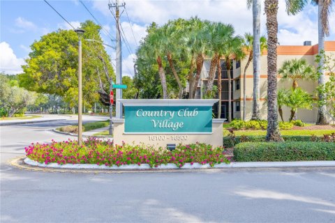 Купить кондоминиум в Уэстон, Флорида 2 спальни, 114.73м2, № 1972530 - фото 2