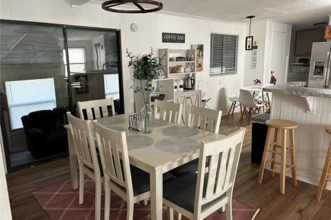Appartement à louer à Astor, Floride: 2 chambres, 166.48 m2 № 1573020 - photo 12