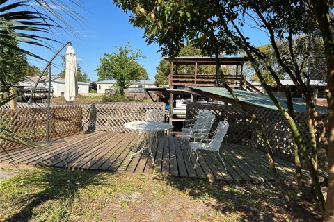 Appartement à louer à Astor, Floride: 2 chambres, 166.48 m2 № 1573020 - photo 2