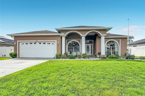 Casa en Poinciana, Florida 4 dormitorios, 191.56 m2 № 2387449