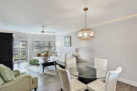 Condo in Sarasota, Florida, 2 bedrooms  № 1804038 - photo 7