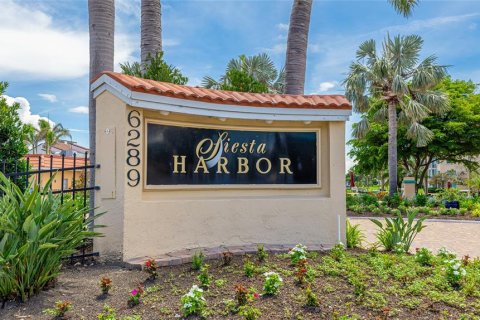 Condo in Sarasota, Florida, 2 bedrooms  № 1804038 - photo 23