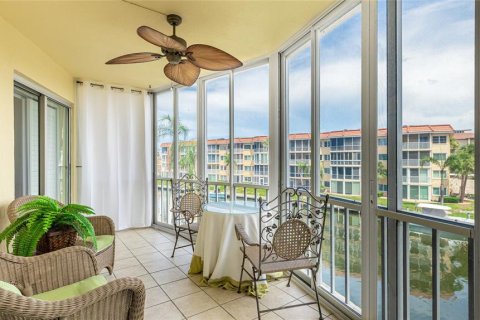 Condo in Sarasota, Florida, 2 bedrooms  № 1804038 - photo 13