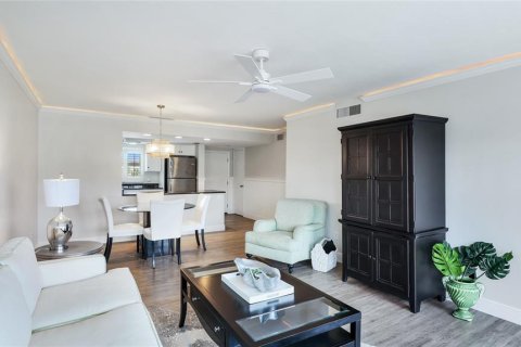 Condo in Sarasota, Florida, 2 bedrooms  № 1804038 - photo 11