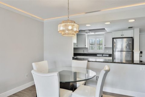 Condo in Sarasota, Florida, 2 bedrooms  № 1804038 - photo 8