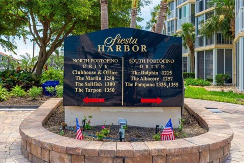 Condo in Sarasota, Florida, 2 bedrooms  № 1804038 - photo 24