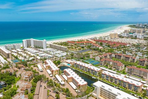 Condo in Sarasota, Florida, 2 bedrooms  № 1804038 - photo 2