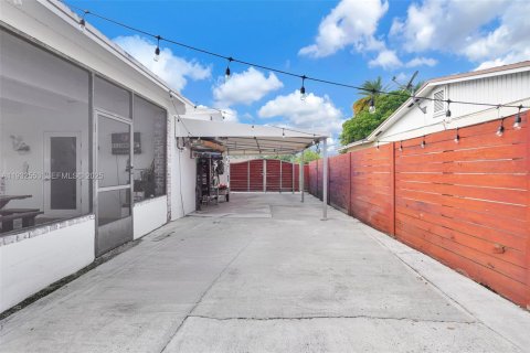 Купить виллу или дом в Майами, Флорида 3 спальни, 158.58м2, № 1991013 - фото 13