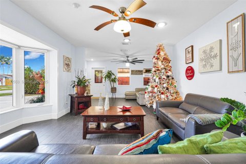 Купить виллу или дом в Майами, Флорида 3 спальни, 158.58м2, № 1991013 - фото 21