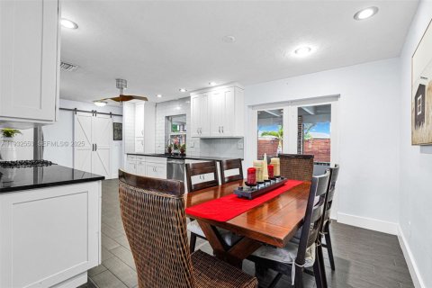 Купить виллу или дом в Майами, Флорида 3 спальни, 158.58м2, № 1991013 - фото 22