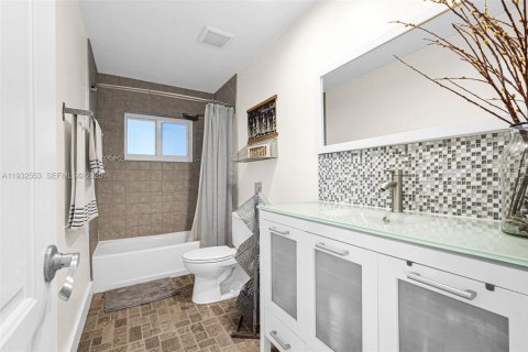 Купить виллу или дом в Майами, Флорида 3 спальни, 158.58м2, № 1991013 - фото 14