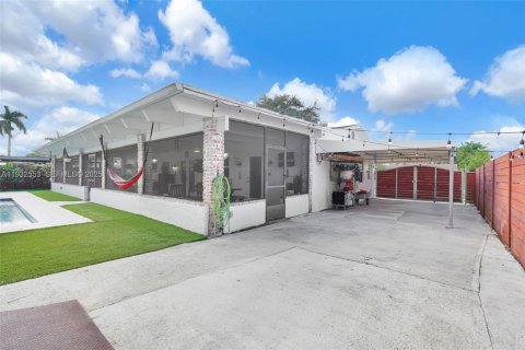 Купить виллу или дом в Майами, Флорида 3 спальни, 158.58м2, № 1991013 - фото 12