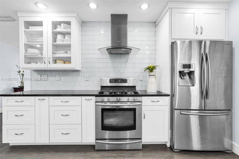 Купить виллу или дом в Майами, Флорида 3 спальни, 158.58м2, № 1991013 - фото 25