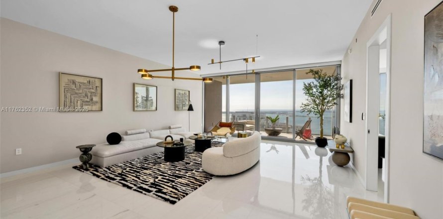 Condo in Miami, Florida, 3 bedrooms № 1707581