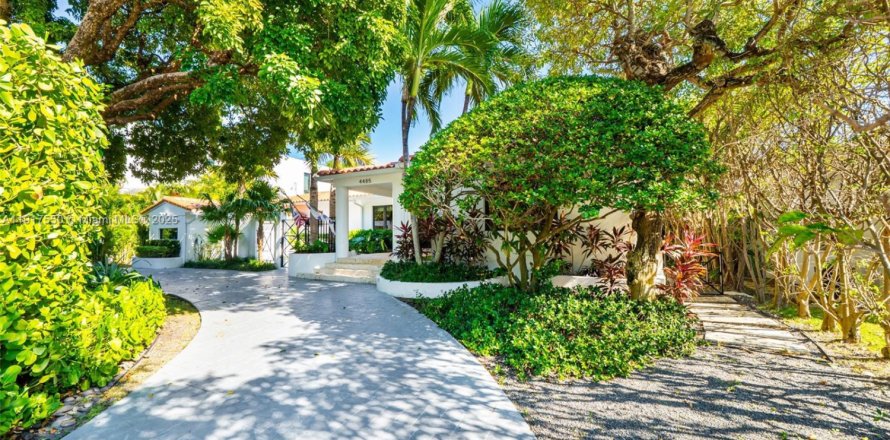 Casa en Miami Beach, Florida 4 dormitorios, 346.25 m2 № 1973625