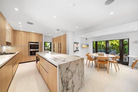 Casa en venta en Miami Beach, Florida, 4 dormitorios, 346.25 m2 № 1973625 - foto 7