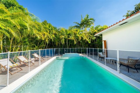Casa en venta en Miami Beach, Florida, 4 dormitorios, 346.25 m2 № 1973625 - foto 20