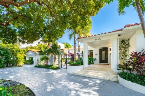 Casa en venta en Miami Beach, Florida, 4 dormitorios, 346.25 m2 № 1973625 - foto 2