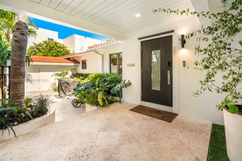 Casa en venta en Miami Beach, Florida, 4 dormitorios, 346.25 m2 № 1973625 - foto 3