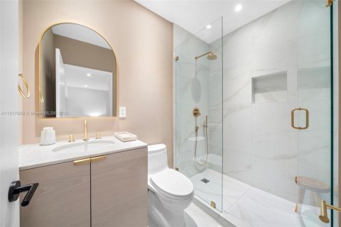 Casa en venta en Miami Beach, Florida, 4 dormitorios, 346.25 m2 № 1973625 - foto 14