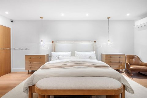Casa en venta en Miami Beach, Florida, 4 dormitorios, 346.25 m2 № 1973625 - foto 11
