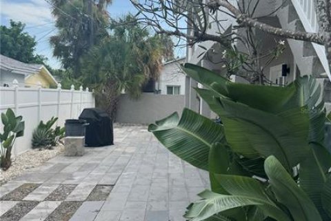 Apartment in Saint Pete Beach, Florida 1 bedroom, 65.03 sq.m. № 2381224 - photo 19