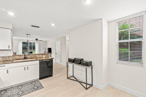 Touwnhouse à vendre à Weston, Floride: 2 chambres, 117.15 m2 № 2082238 - photo 6