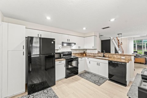 Touwnhouse à vendre à Weston, Floride: 2 chambres, 117.15 m2 № 2082238 - photo 3
