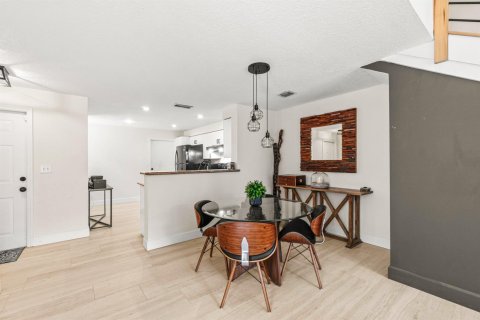 Touwnhouse à vendre à Weston, Floride: 2 chambres, 117.15 m2 № 2082238 - photo 5