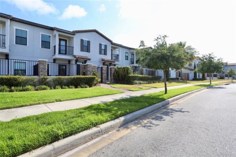Townhouse in Haines City, Florida 2 bedrooms, 133.41 sq.m. № 1841661 - photo 6