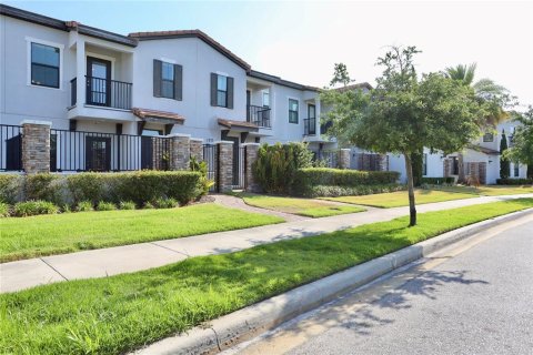 Townhouse in Haines City, Florida 2 bedrooms, 133.41 sq.m. № 1841661 - photo 5