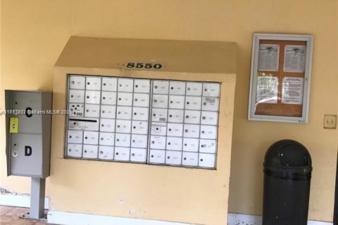 Condo in Miami, Florida, 2 bedrooms № 1958639 - photo 14