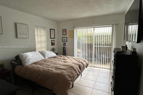 Condo in Miami, Florida, 2 bedrooms № 1958639 - photo 10