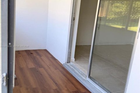 Condominio en alquiler en West Palm Beach, Florida, 1 dormitorio, 52.95 m2 № 2041379 - foto 13