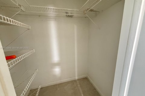 Condominio en alquiler en West Palm Beach, Florida, 1 dormitorio, 52.95 m2 № 2041379 - foto 2