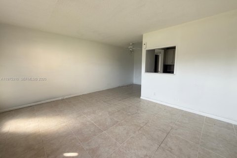 Condominio en alquiler en West Palm Beach, Florida, 1 dormitorio, 52.95 m2 № 2041379 - foto 1
