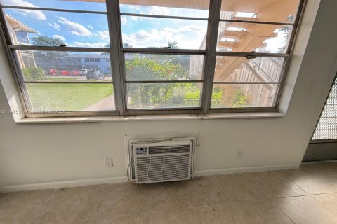 Condominio en alquiler en West Palm Beach, Florida, 1 dormitorio, 52.95 m2 № 2041379 - foto 3