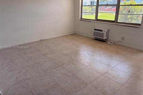 Condominio en alquiler en West Palm Beach, Florida, 1 dormitorio, 52.95 m2 № 2041379 - foto 6