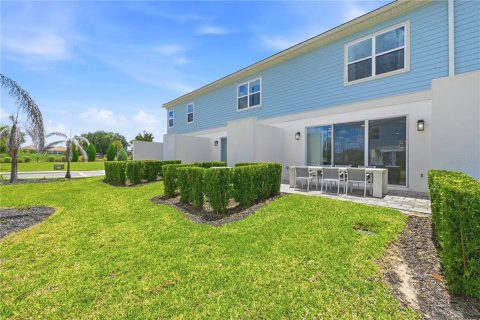 Townhouse in Four Corners, Florida 3 bedrooms, 158.68 sq.m. № 2215957 - photo 4