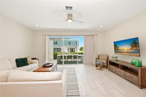 Townhouse in Four Corners, Florida 3 bedrooms, 158.68 sq.m. № 2215957 - photo 17
